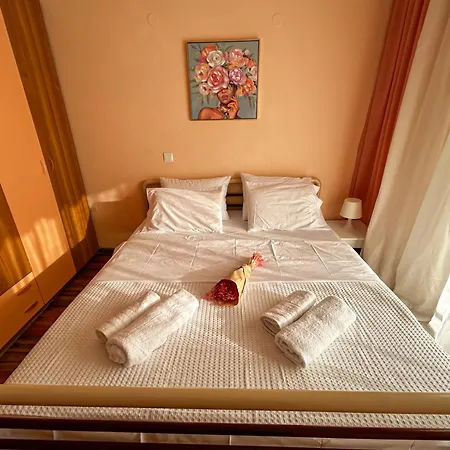 Peramos Thea * Néa Péramos