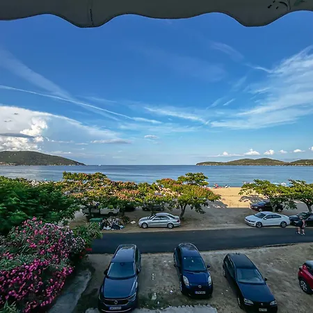 Apartament Peramos Thea *