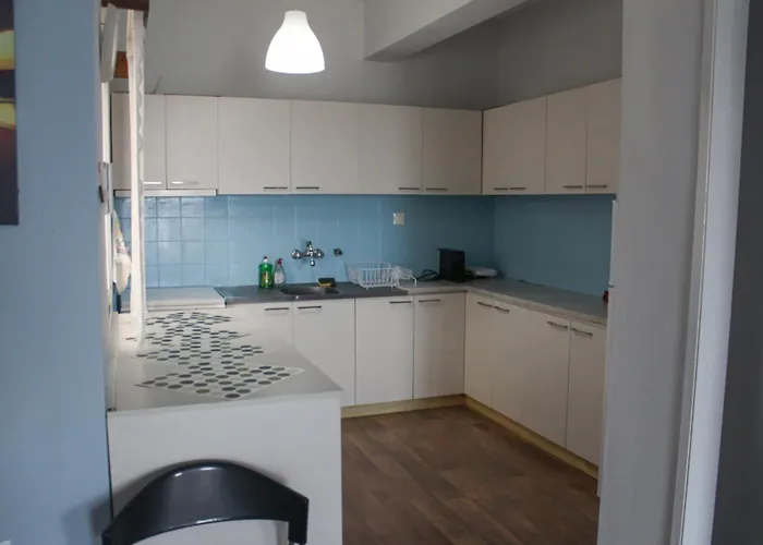 Peramos Thea * Néa Péramos